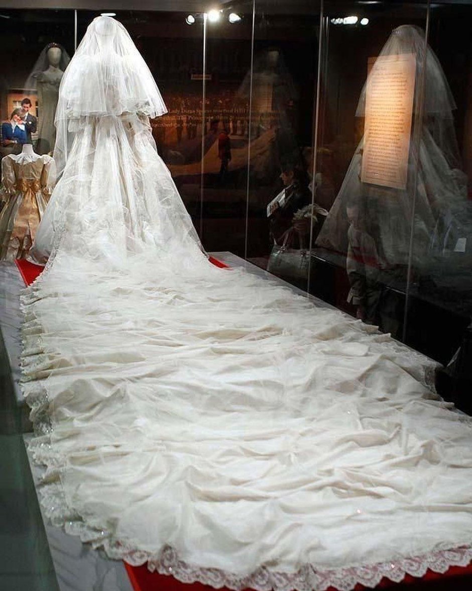 Свадебное платье леди Дианы Спенсер