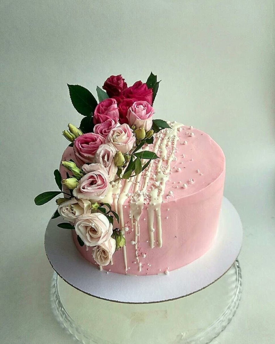 Торт с живыми розами