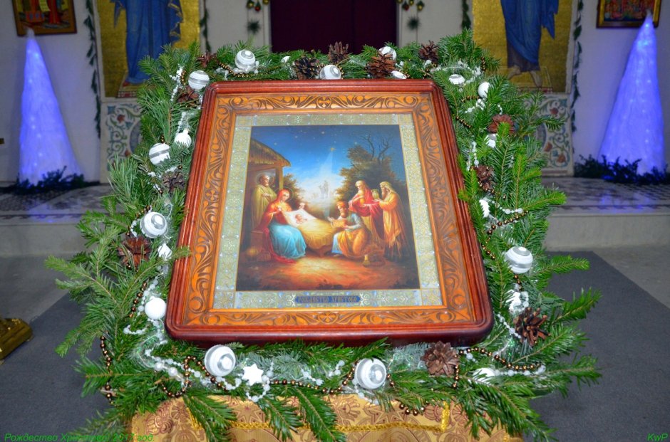 Рождественское украшение в церкви