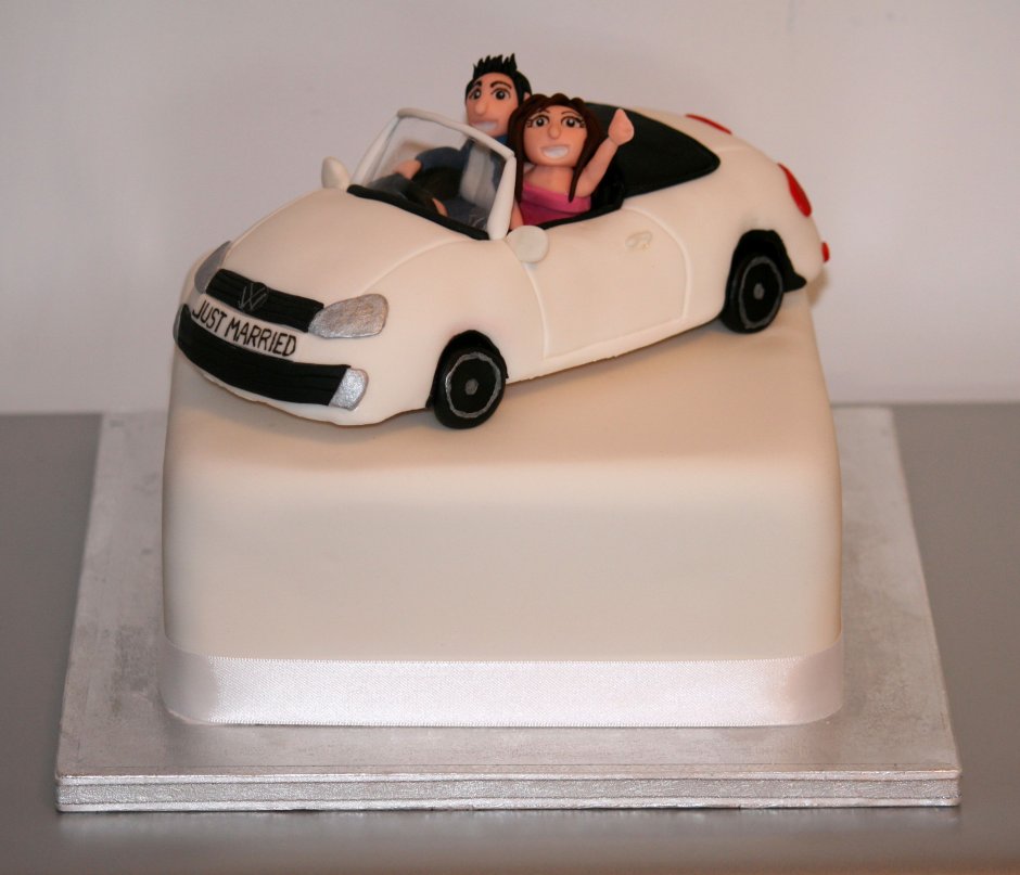 Торт с машиной для девушки