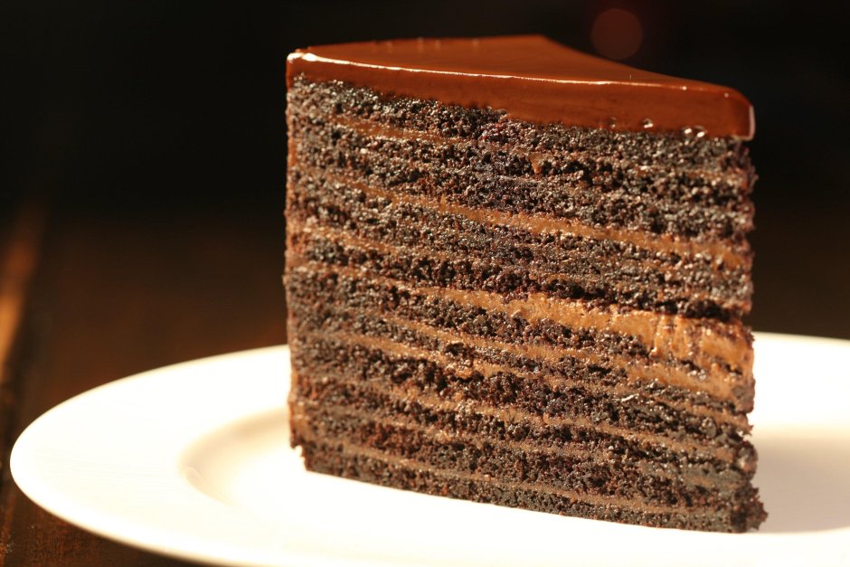 Трехслойный шоколадный торт