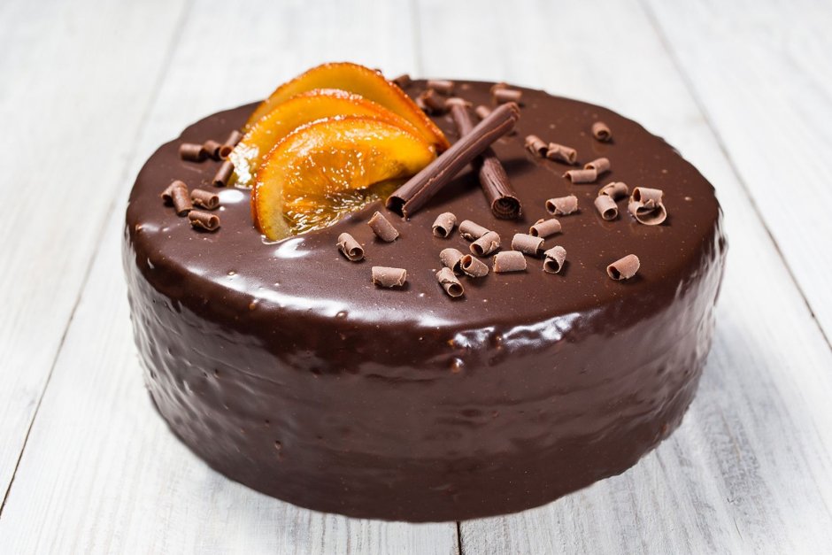 Шоколадный торт с оранжевым кремом