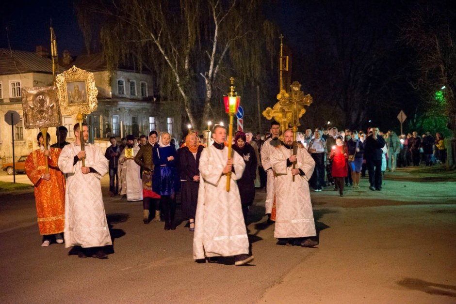 Пасхальные шляпки в Англии