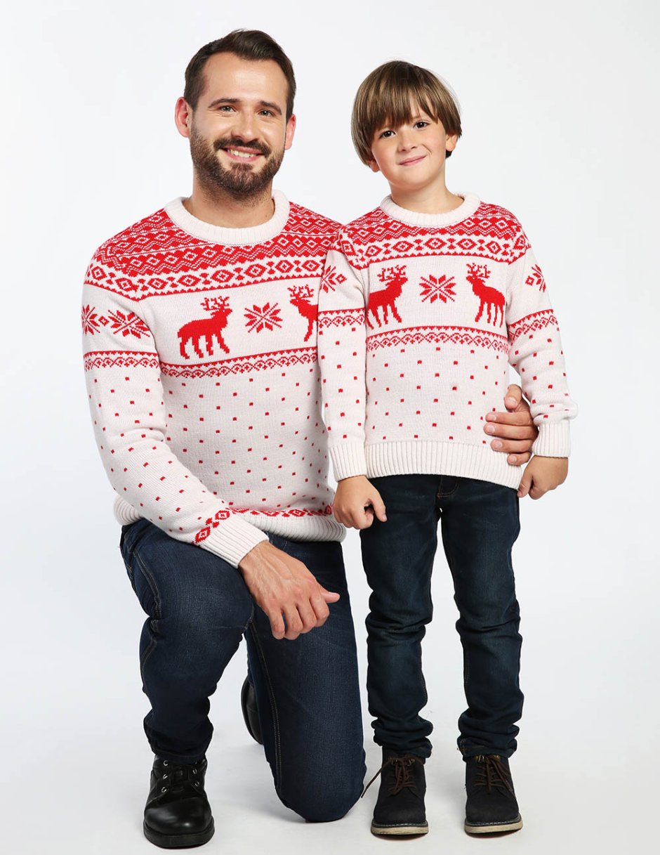 Новогодние свитера с оленями для всей семьи