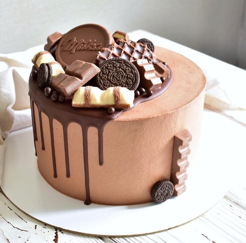 Шоколадный торт с кремом чиз
