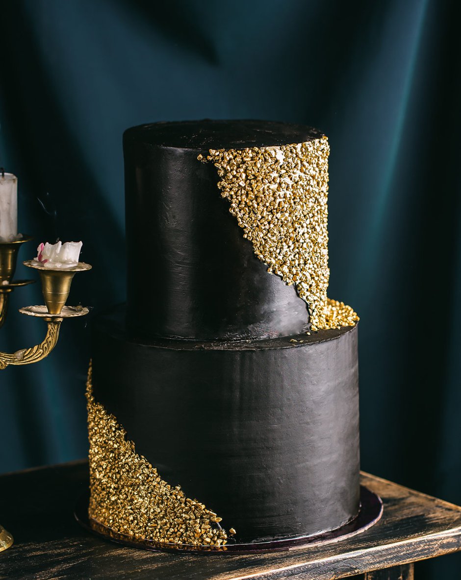 Торт черно золотой