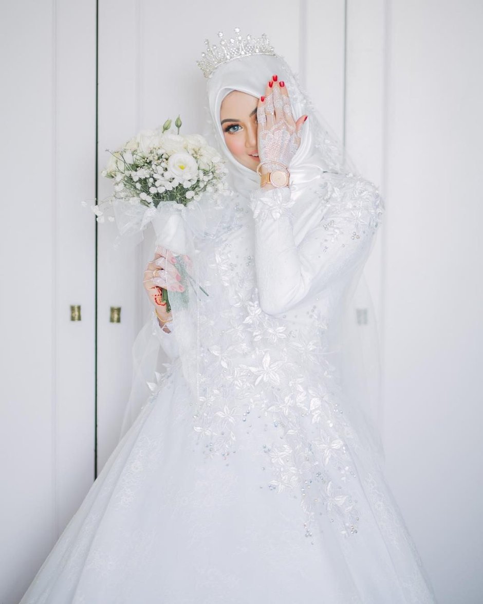 Невеста в хиджабе в Грозном