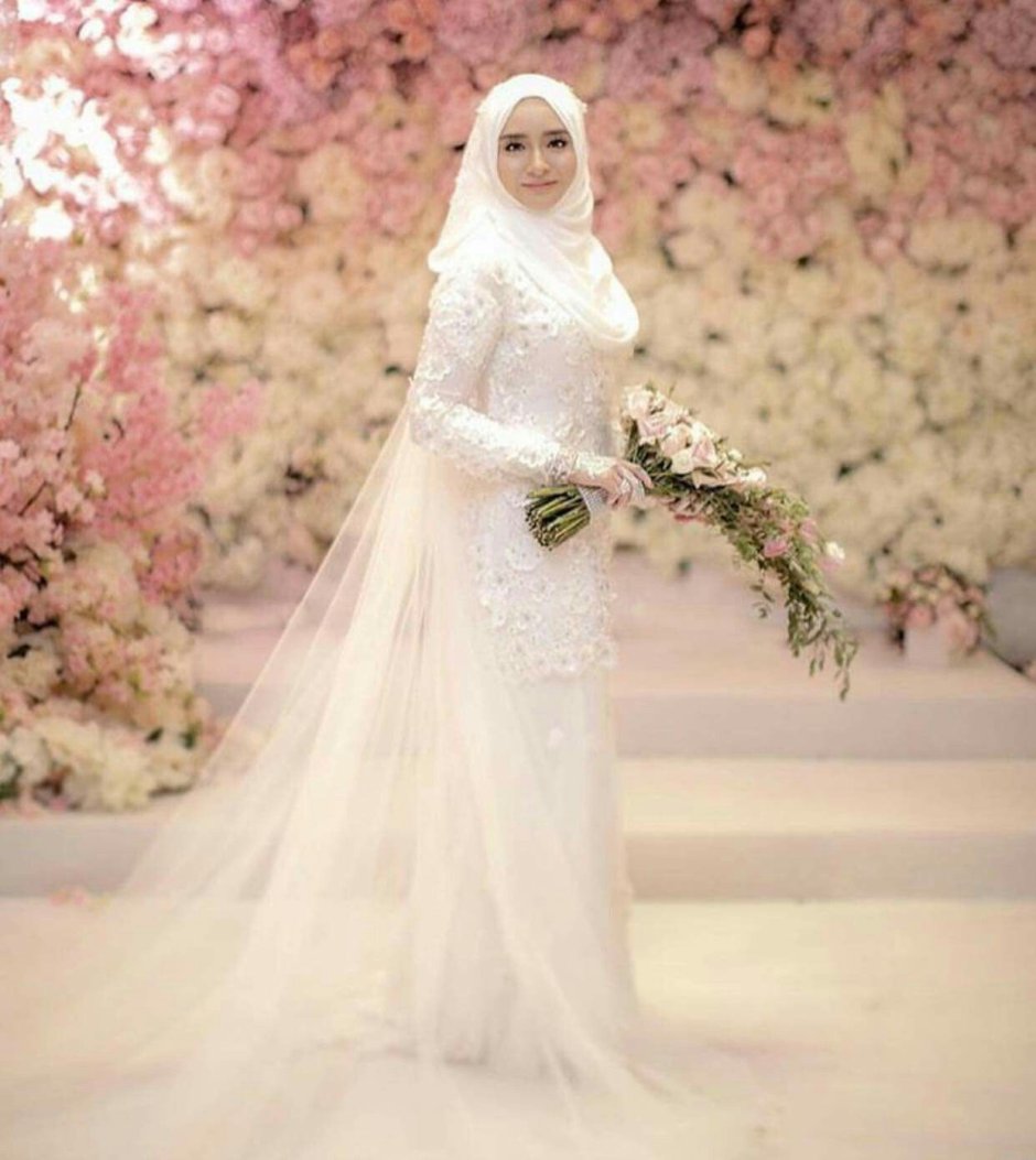 Свадебный хиджаб с короной