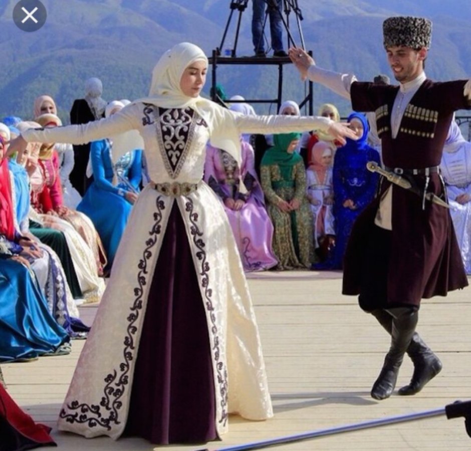 Кавказские танцы девушки