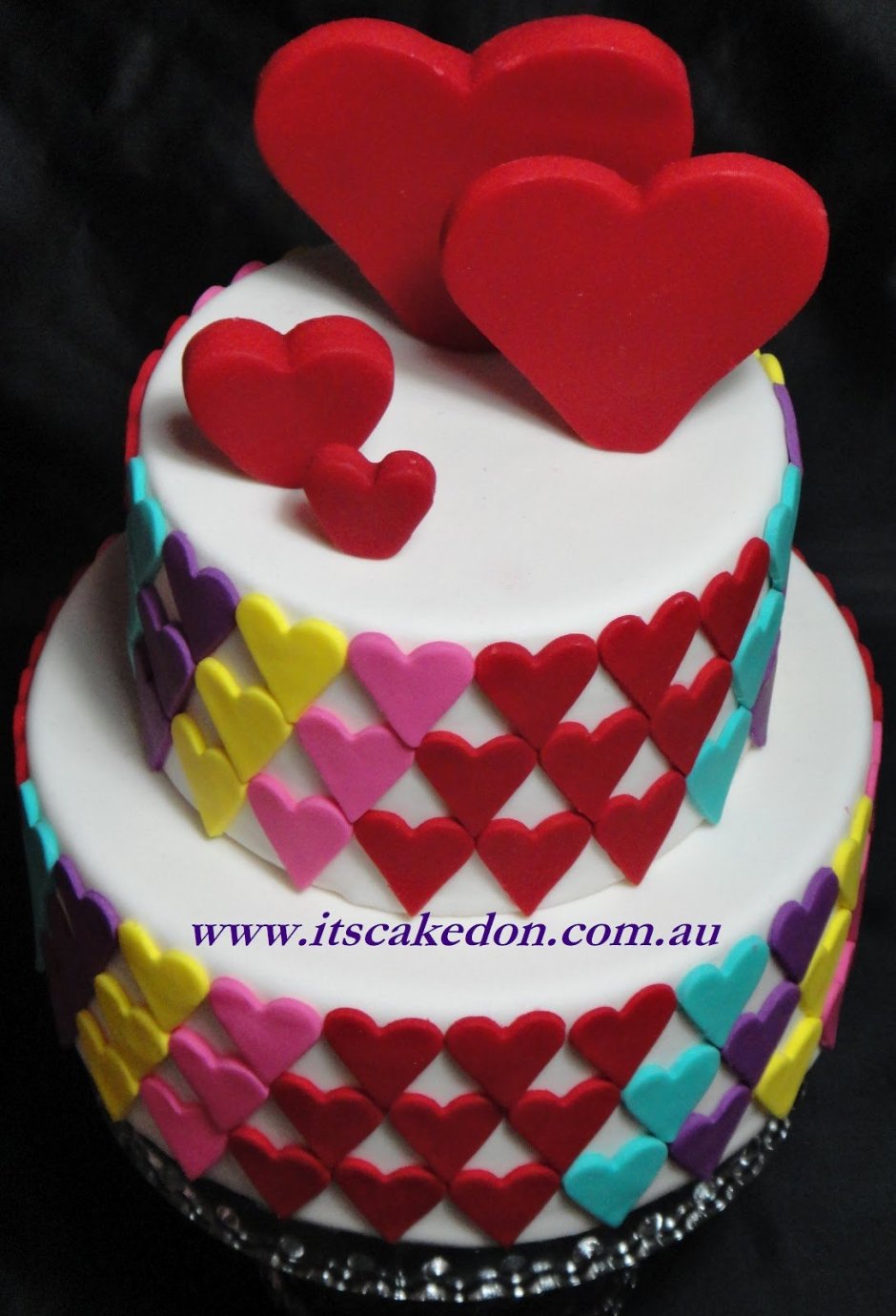 Торт с сердечками для девочки на день рождения