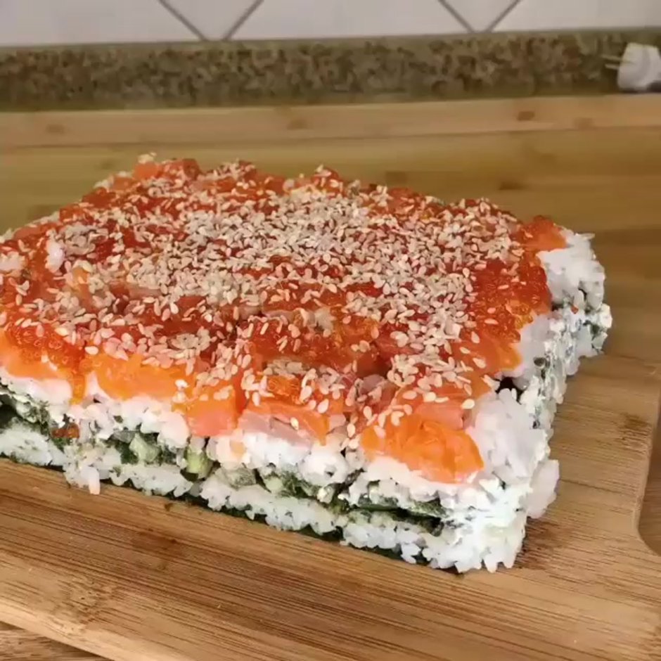 Суши торт с красной икрой