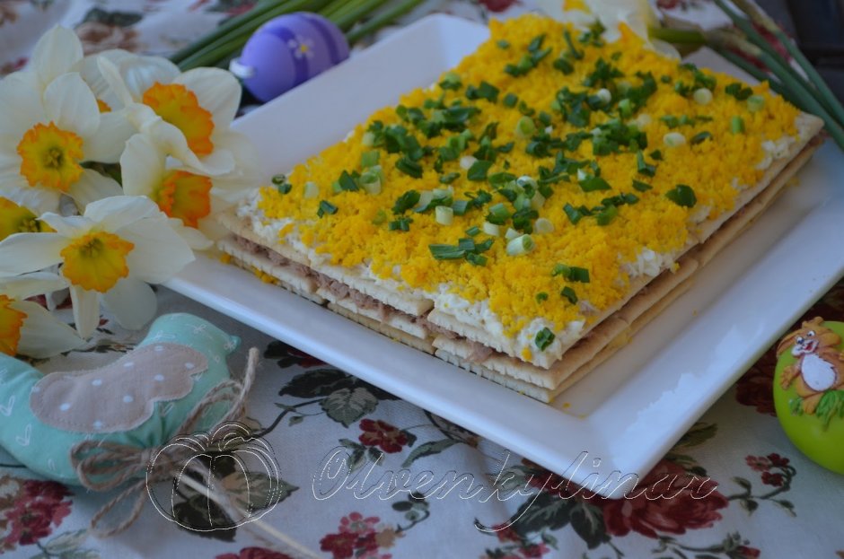 Закусочный торт с грибами и сыром