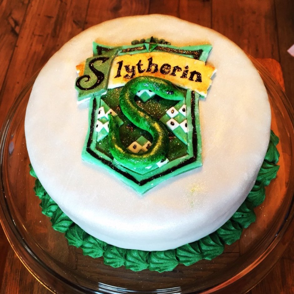 Торт на день рождения девочке 10 лет Слизерин