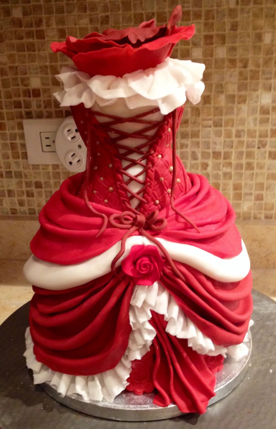 Торт платье для девочки кремовый