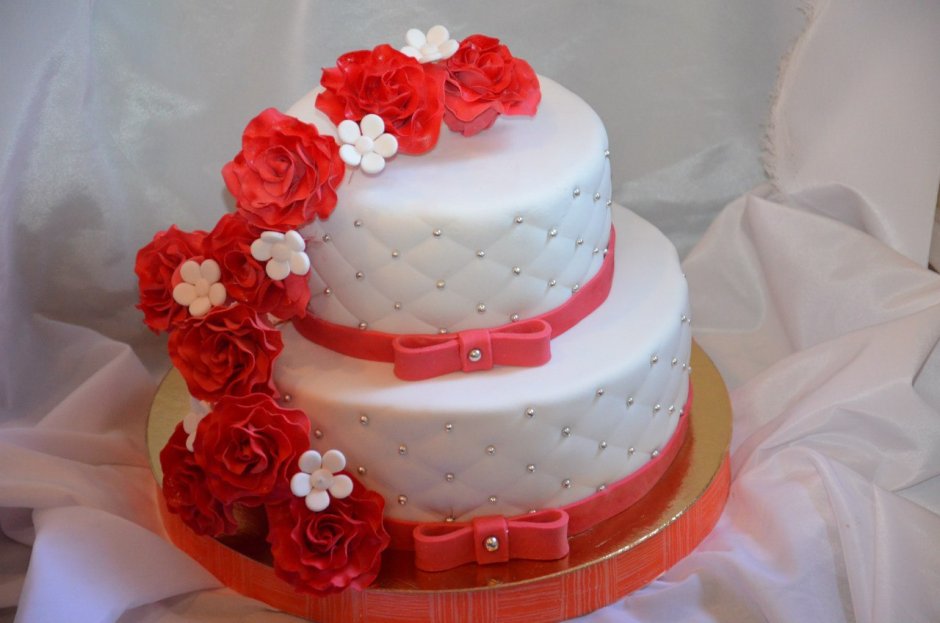 Торт на свадьбу двухъярусный