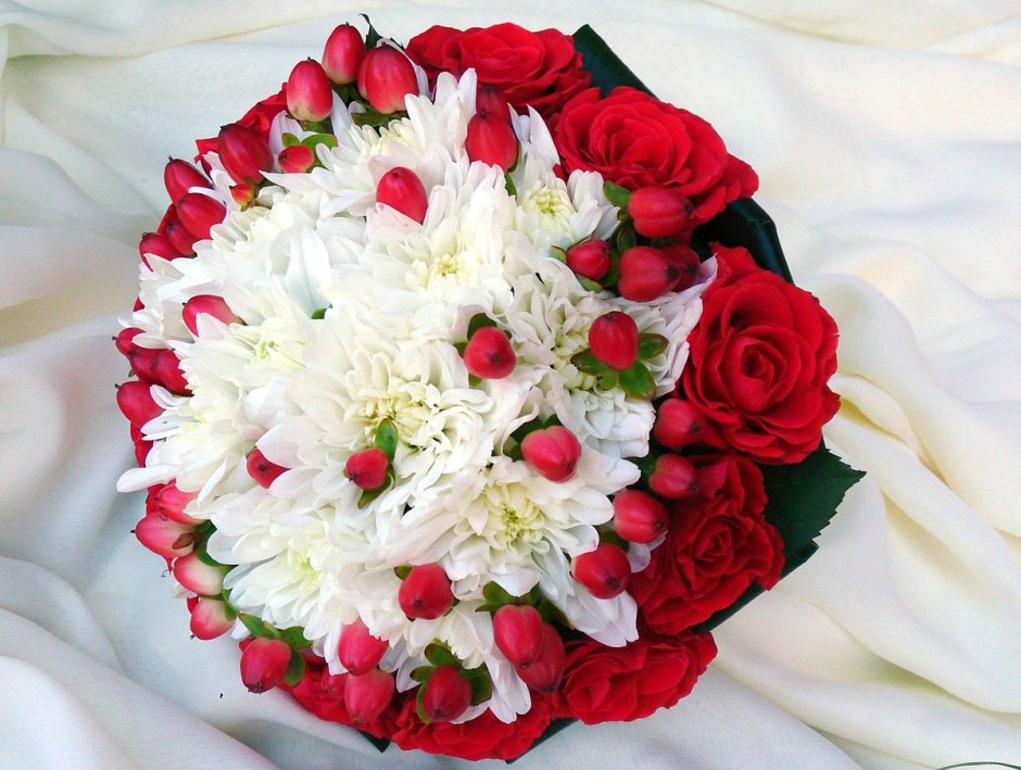 Свадебный букет с хризантемами