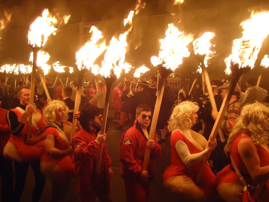 Фестиваль огня, праздник Апхелио