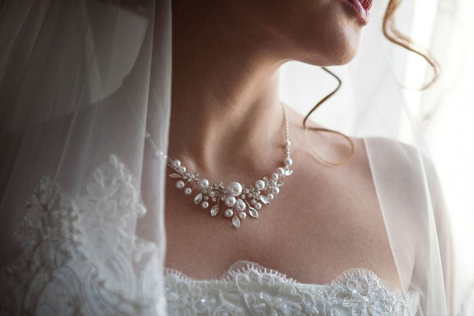 Свадебное украшение на шею