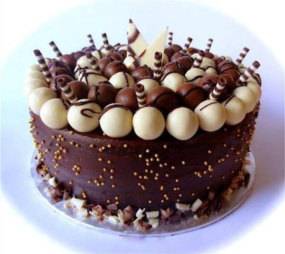 Шоколадный торт с творожными шариками