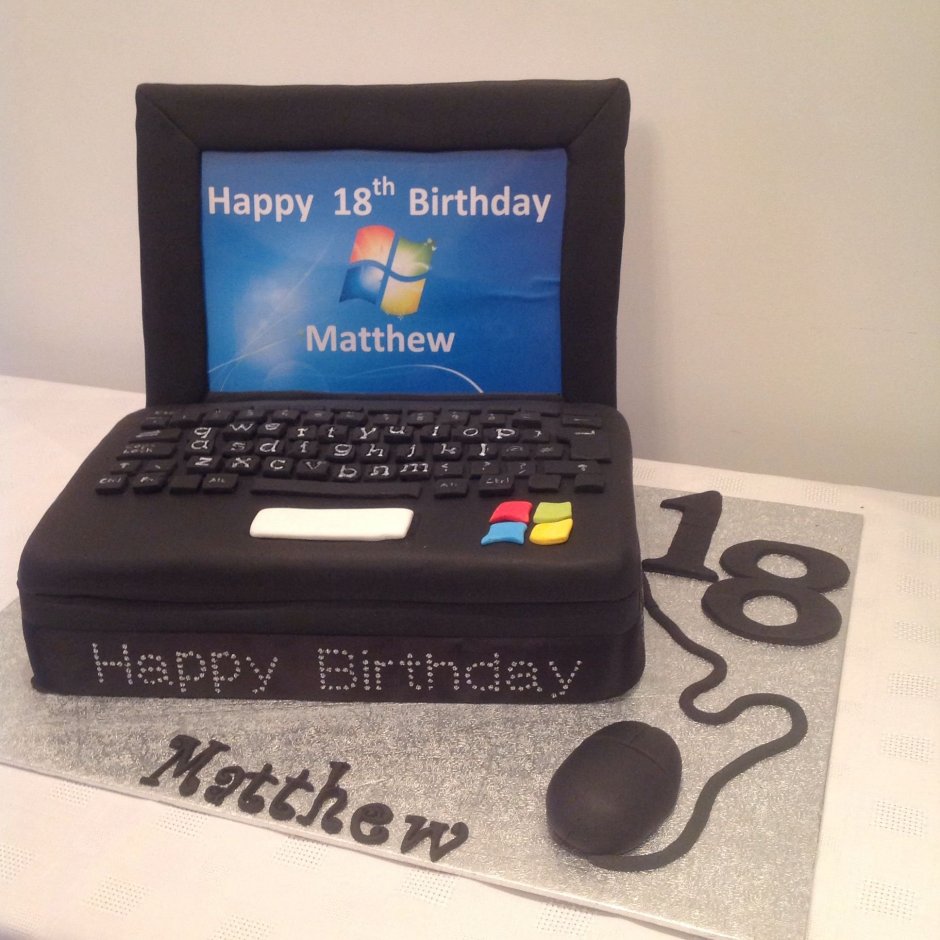 Торт в виде компьютера или ноутбука