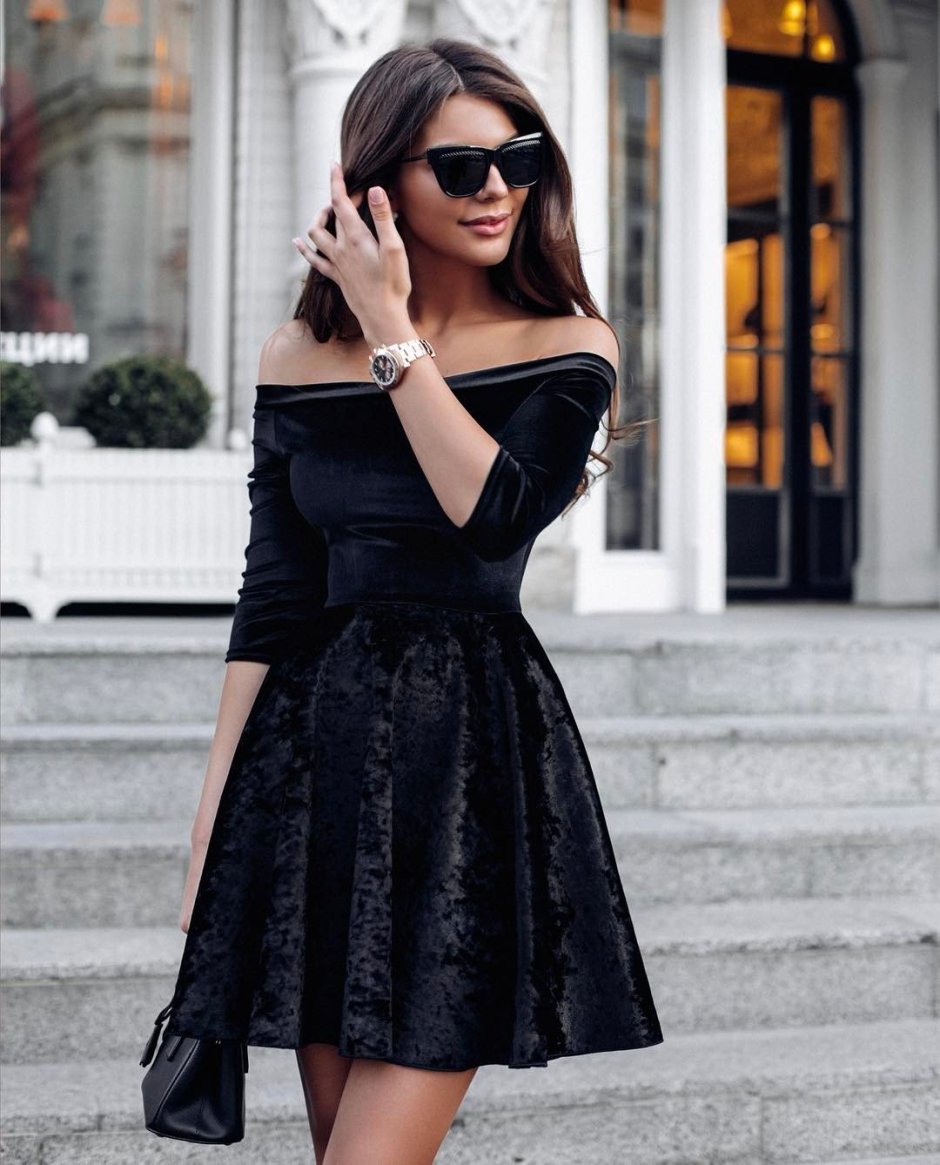Черное стильное платье