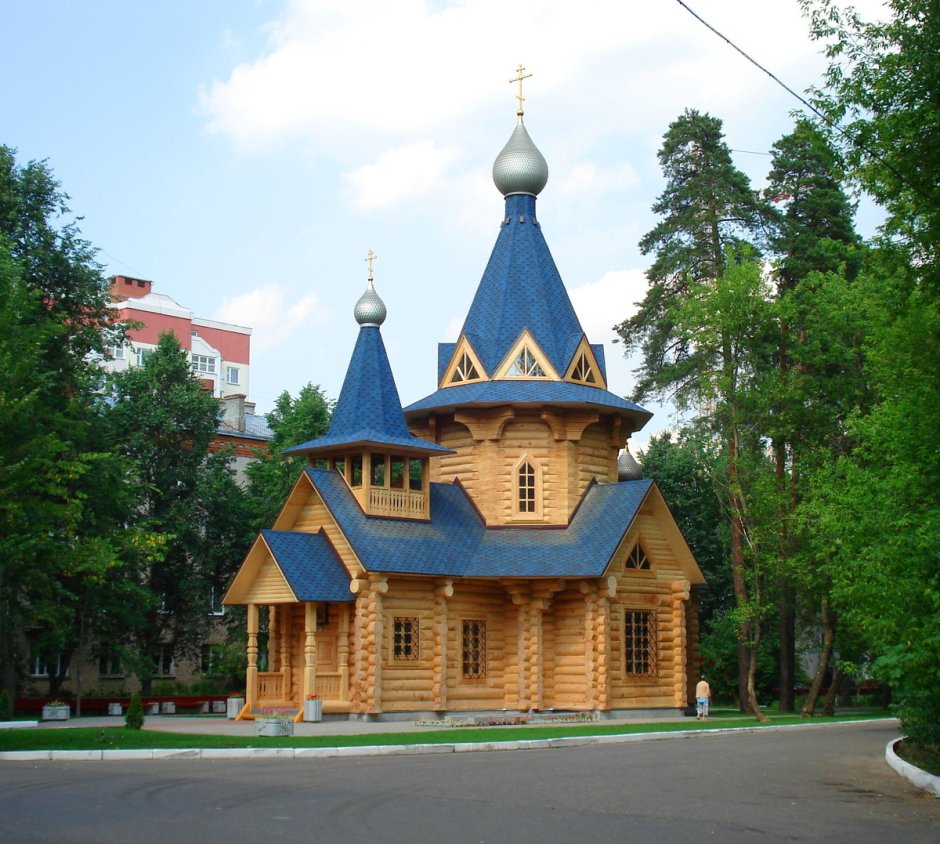 Церковь Преображения Господня в селе остров Московская обл