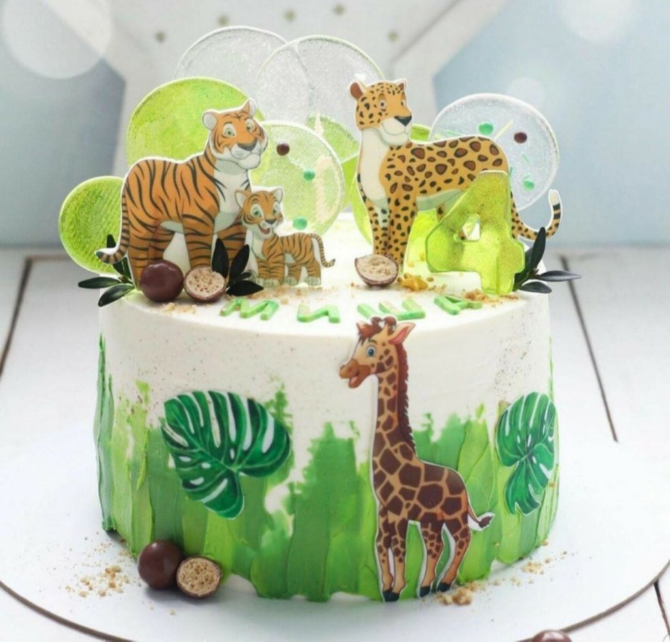 Торт в стиле джунгли с пряниками