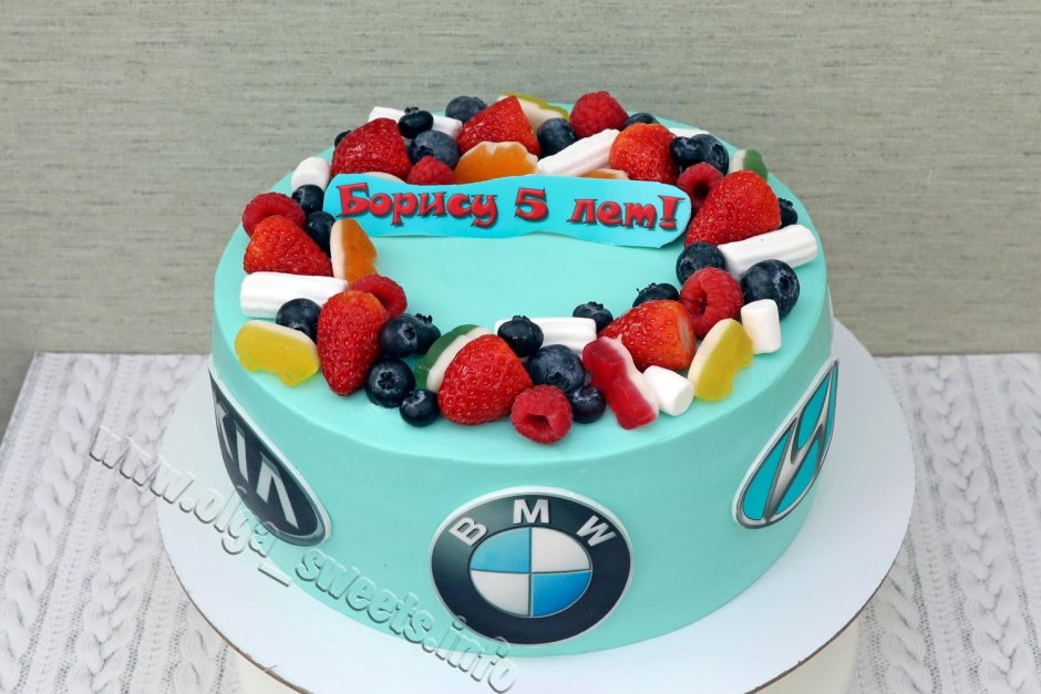 Торт с логотипами автомобилей