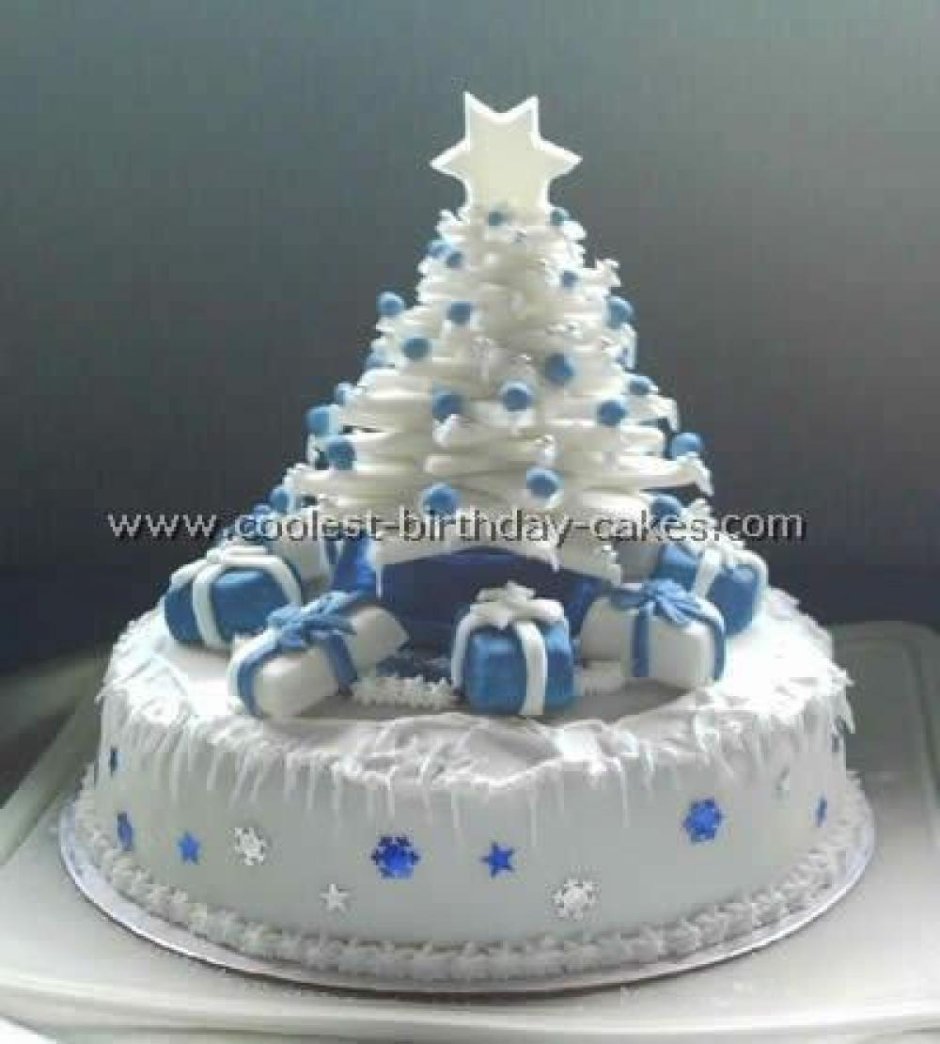 Торт в голубой тематике новый год