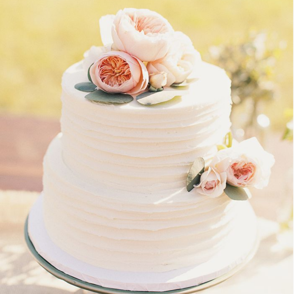 Свадебный торт двухъярусный необычный
