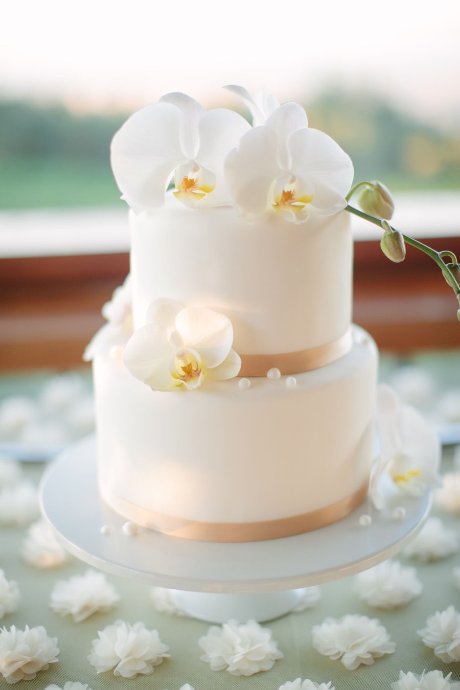 Свадебный торт с жемчужинами