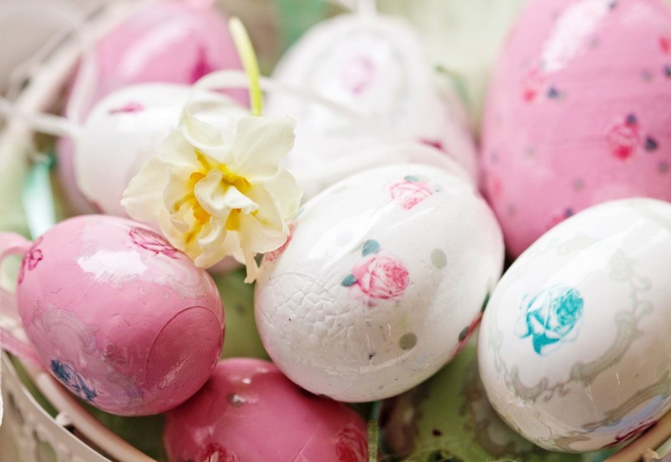 Пасхальные яйца розовые