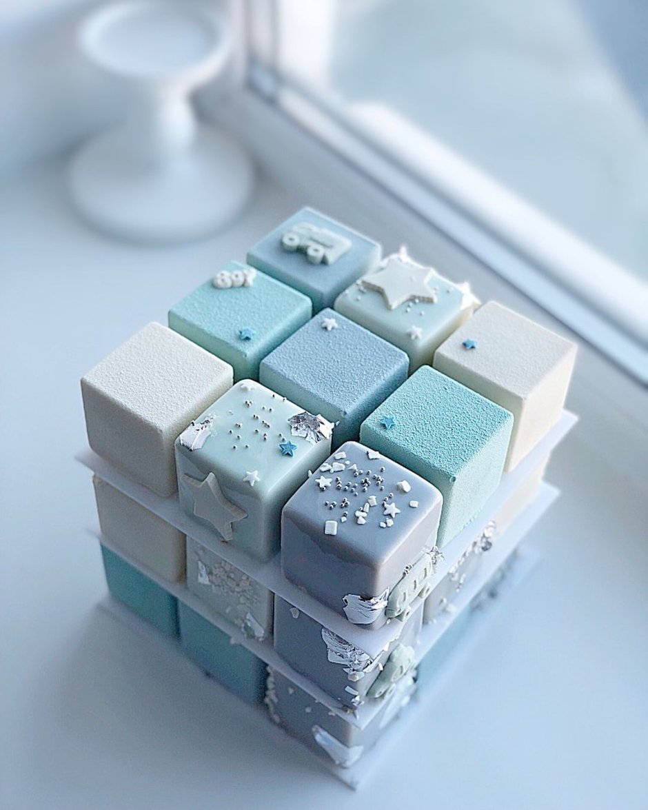 Муссовые пирожные кубики