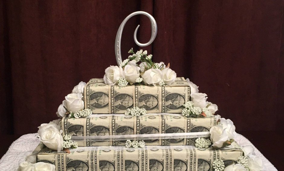 Свадебный торт из денег