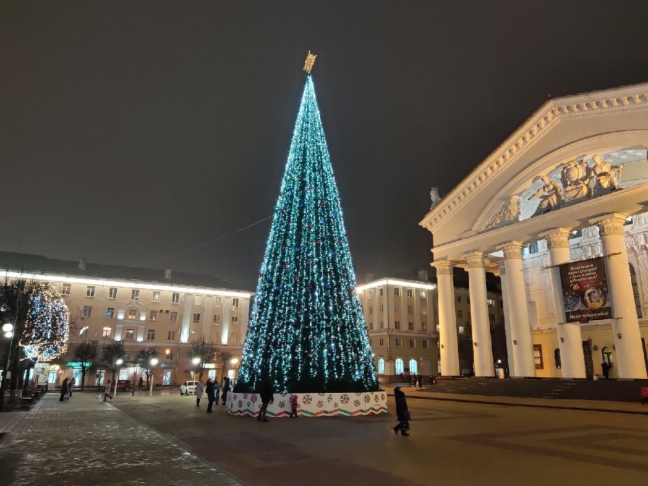 Калуга Театральная площадь новогодние