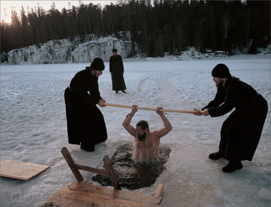 Крещение в реке