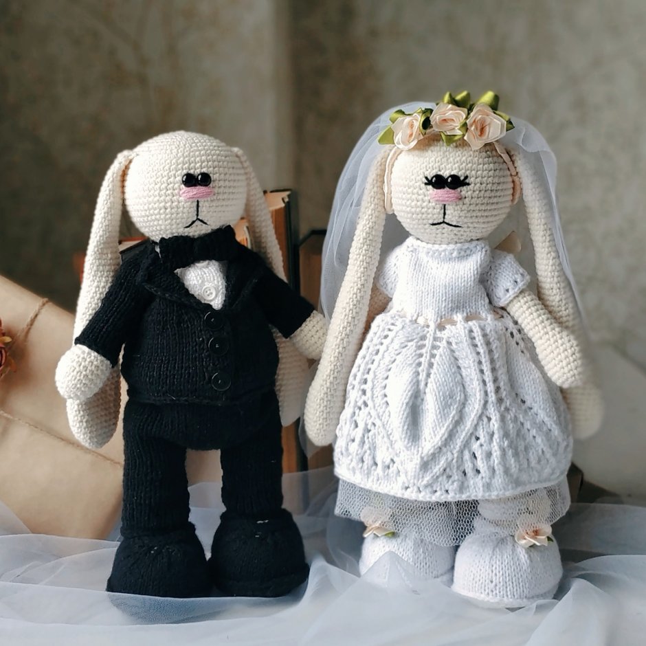 Вязаные мишки жених и невеста