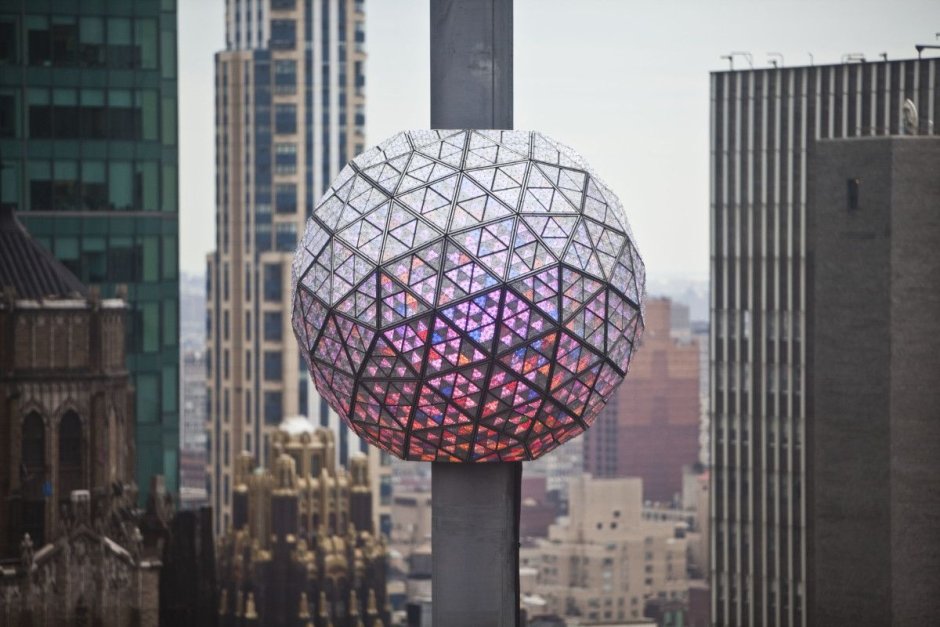 Спуск шара в Нью Йорке на Таймс сквер