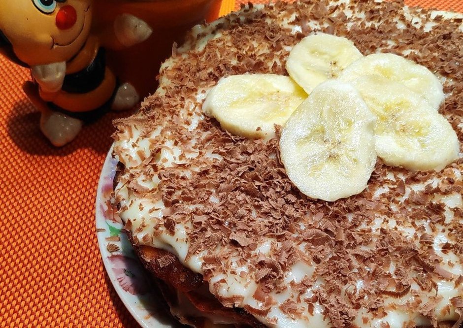 Торт в шоколадной крошке с бананом