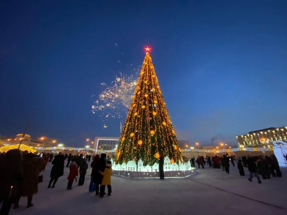Зажжение елки Якутск 2021