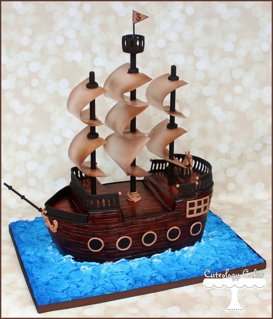 Торт в виде пиратского корабля