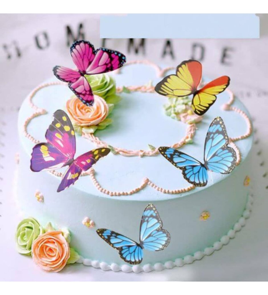 Кремовый торт с бабочками