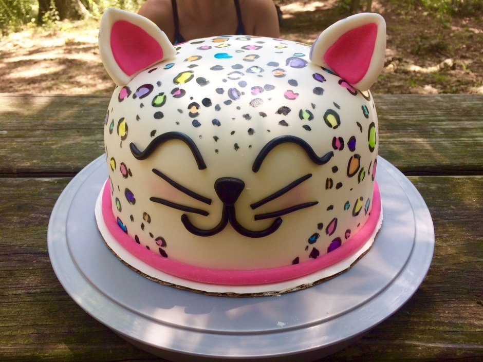 Украшение торта в леопардовом стиле