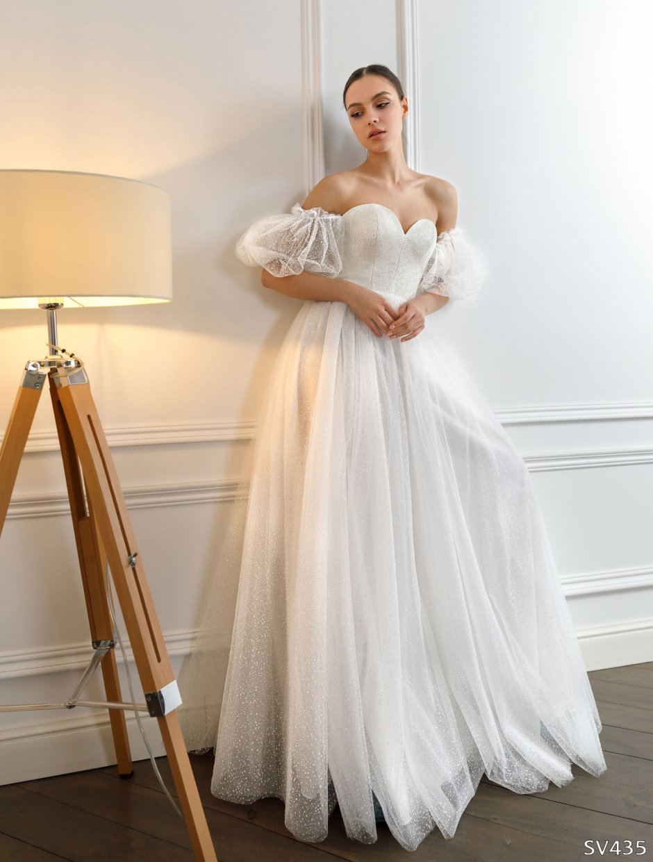 Прилегающее свадебное платье