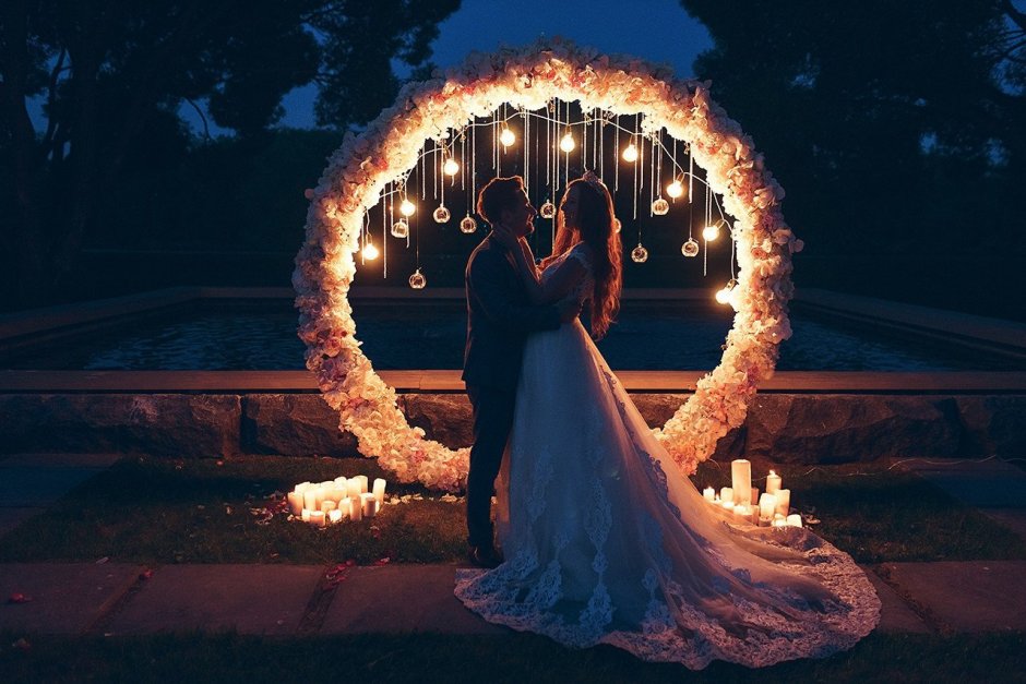 Свадебная арка с подсветкой