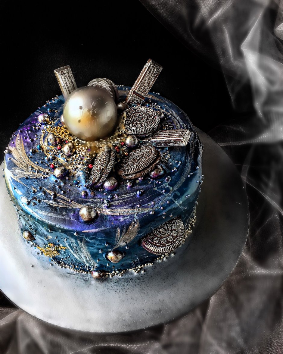Торт космос с леденцами