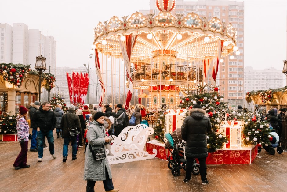 Путешествие в Рождество 2022 в Москве
