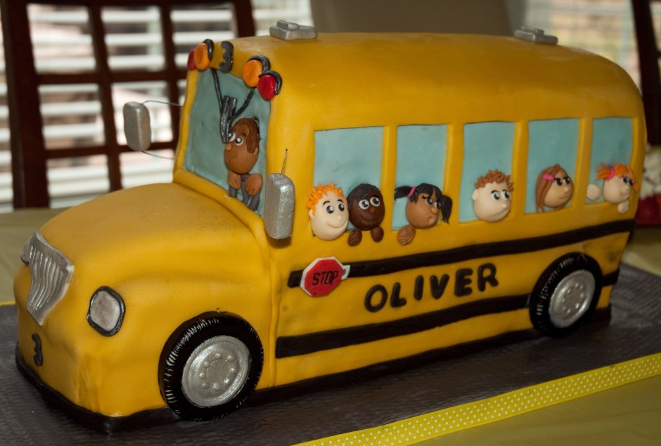 Торт автобус Гордон для мальчика