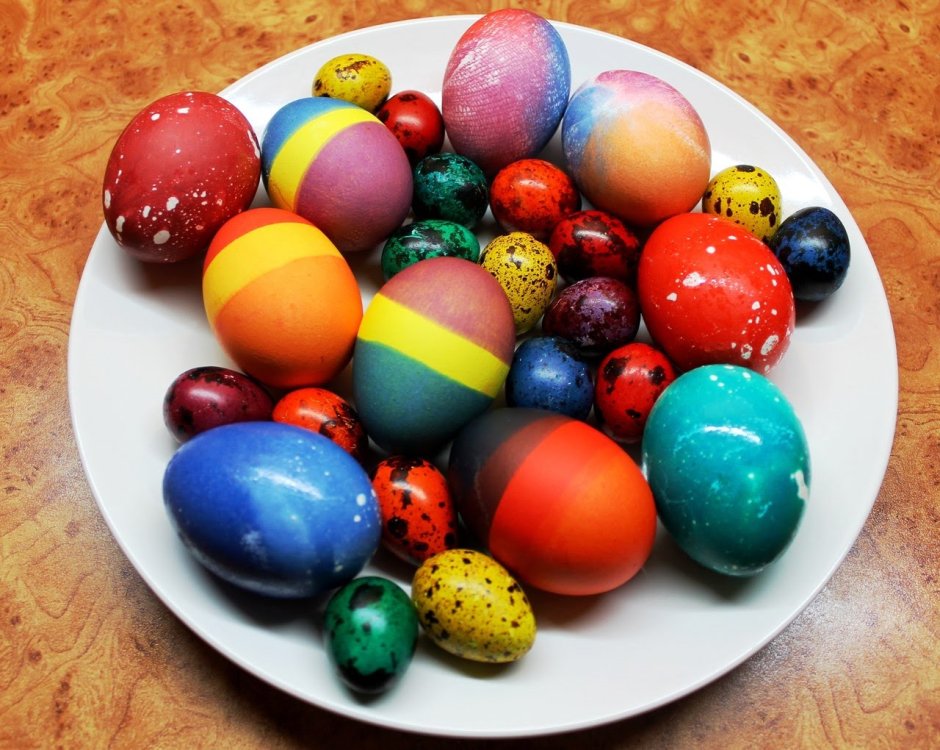 Разноцветные мраморные яйца