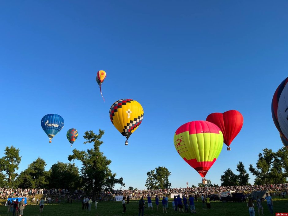 Фестиваль воздушных шаров в великих Луках 2022